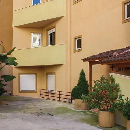 Sarande With Sea View Iii
